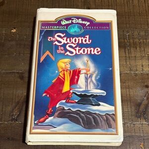 Disney The Sword in the Stone VHS - Blue and Red Cover